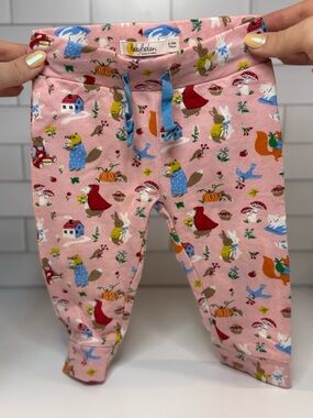 Baby Boden Pink Cottage Animal Print Joggers with Blue Drawstring